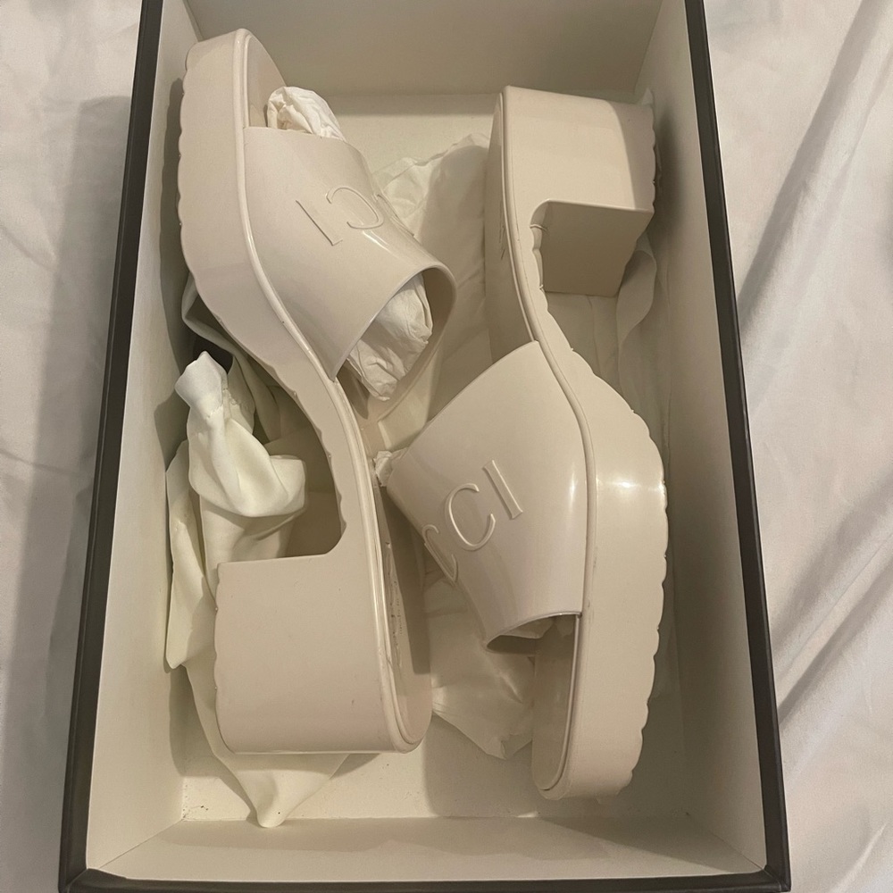Gucci rubber logo platform slide sandal (women) US size 9 EU 39.